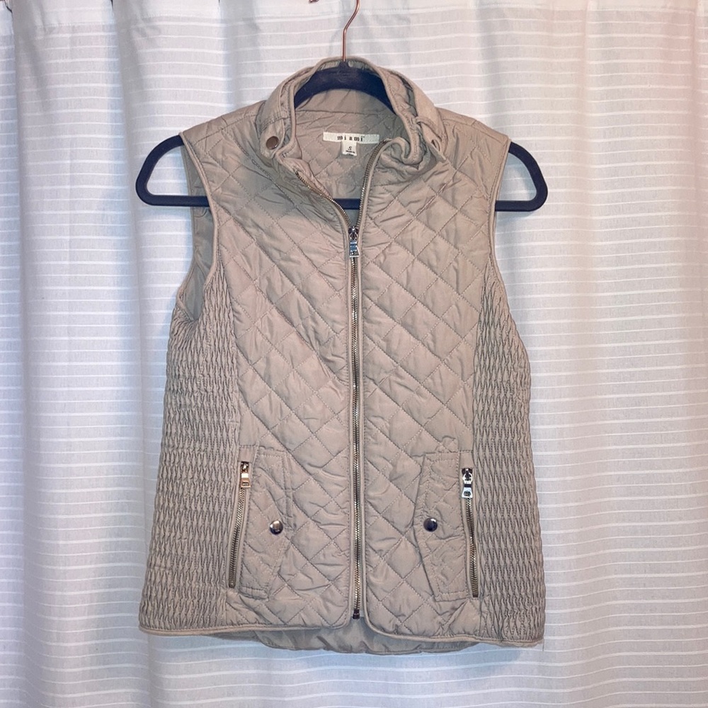 Miami Tan Vest Small With Zip Up Pockets